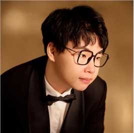 何浩华老师头像