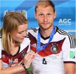 臻品绿茵老师头像